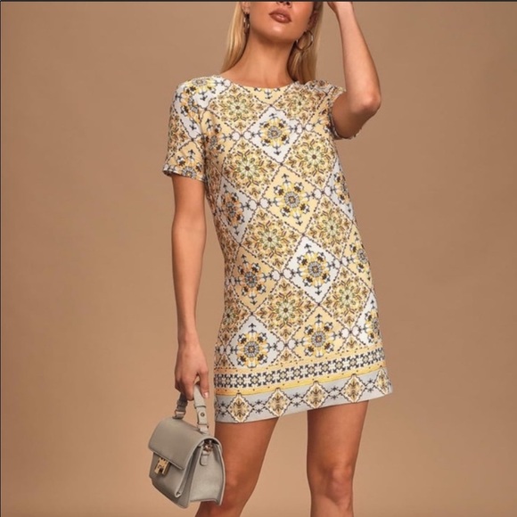 Lulu’s   Dandy Lion Medallion Print Shift Dress Sz S - Picture 1 of 12